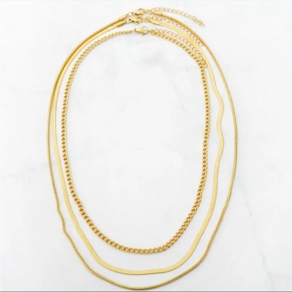 #5 Three Strand Layering Chain Necklace - Picture 3 of 5
